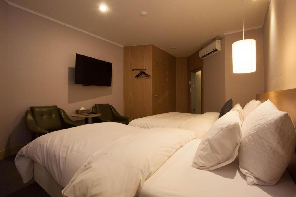 Centralperson Pyeongtaek Hotel Exterior photo